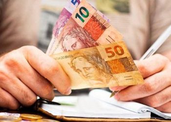 Brasil: Quem ganha até dois salários mínimos pode voltar a pagar Imposto de Renda