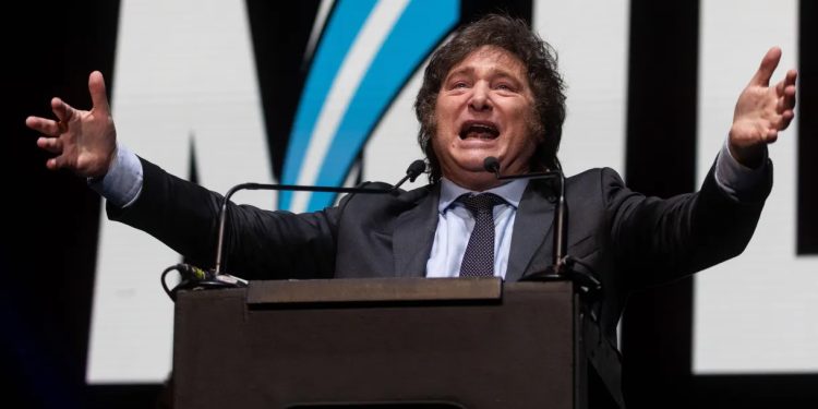 Argentina: Milei diz que não negociará megadecreto e chama políticos que questionam texto de “idiotas”