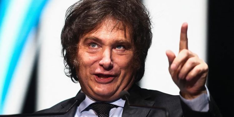 Argentina: Governo cancela benefícios sociais de mais de 27 mil pessoas
