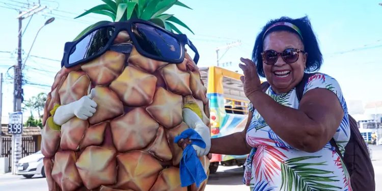 Marataízes:  Idosos de Cachoeiro de Itapemirim ganham passeio na Pérola Capixaba