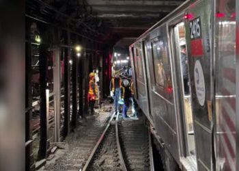 Mundo: Metrô de Nova York descarrila e deixa ao menos 26 pessoas feridas