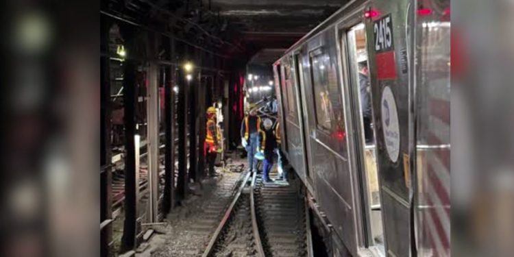 Mundo: Metrô de Nova York descarrila e deixa ao menos 26 pessoas feridas