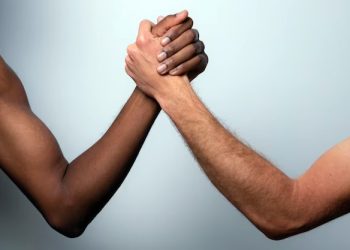 Alagoas: Homem negro é denunciado por injúria racial