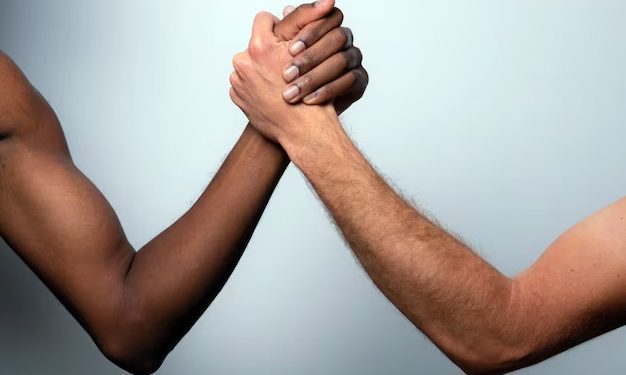 Alagoas: Homem negro é denunciado por injúria racial