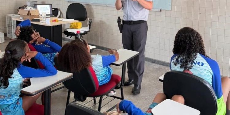 Polícia: PM participa do projeto Bom Peixinho
