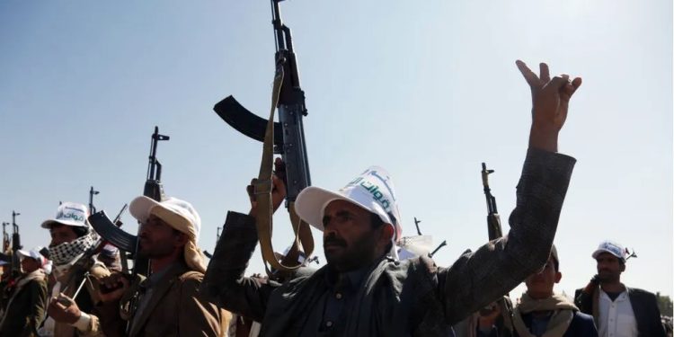 Conflito: EUA lançam quarta rodada de ataques contra alvos Houthi no Iêmen