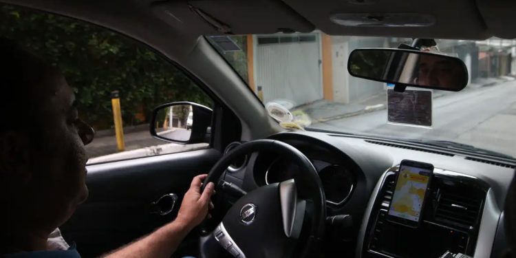 Uber: corridas devem ter ar-condicionado sem cobrança de taxa extra