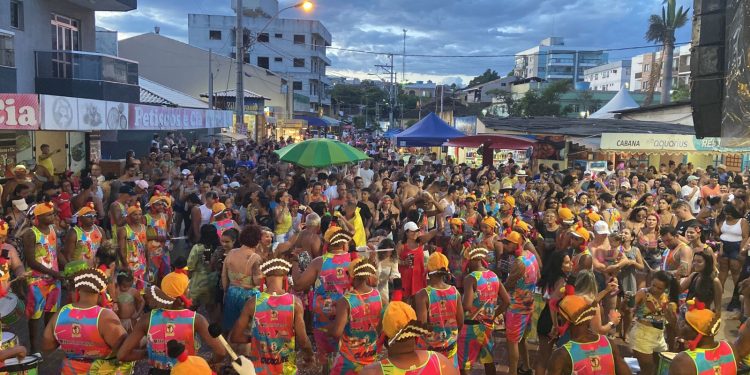 Anchieta: Carnaval 2024 tem blocos, bandas, matinês e muita segurança