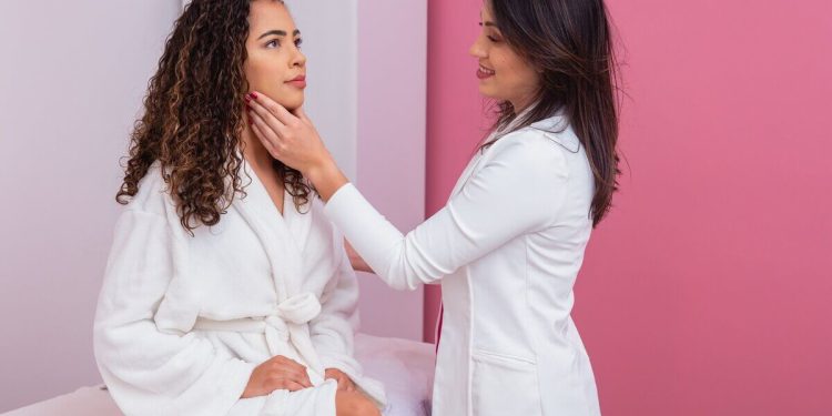 Saúde: Riscos da harmonização facial com PMMA