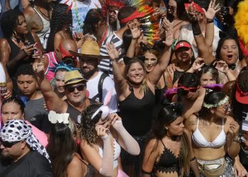 Brasil: Sete em cada 10 mulheres têm medo de assédio no Carnaval