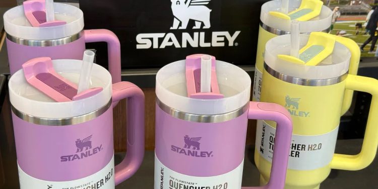 Saúde: Fabricante dos copos Stanley está sendo processado por conter chumbo