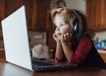 Tecnologia: IA está complicando o problema da segurança infantil on-line