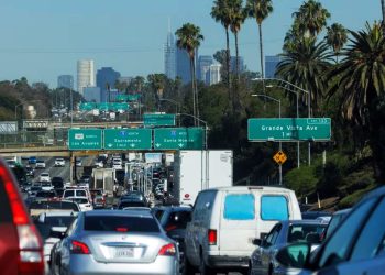 Meio Ambiente: EUA suavizarão regras de escapamento e desacelerarão transição de veículos elétricos até 2030