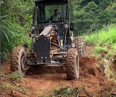 Iconha: Prefeitura faz manutenção na estrada de Retiro
