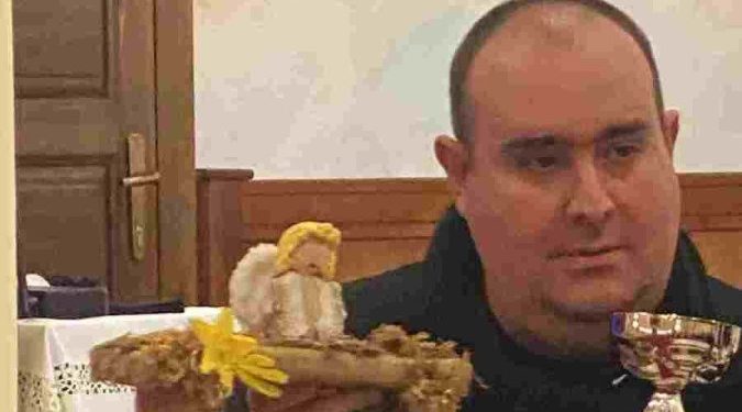 Itália: Padre recebe cálice envenenado após denunciar organização mafiosa