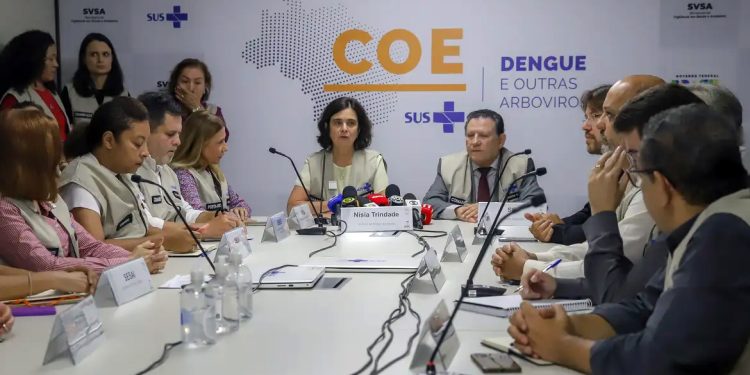 Brasil: Ministério da Saúde estuda ampliar oferta da vacina contra dengue