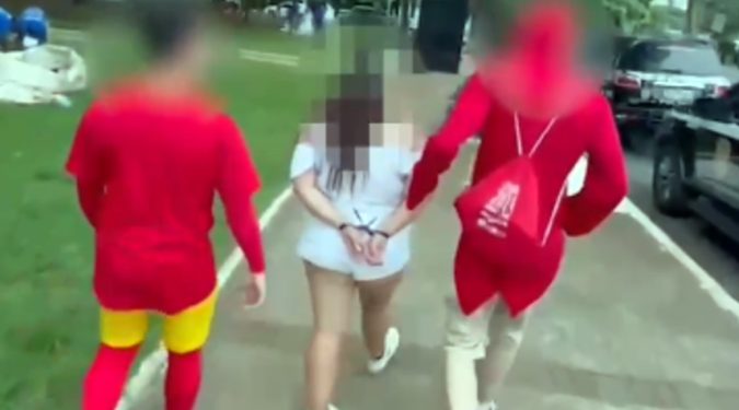 São Paulo: Policiais vestidos de ‘Chapolin’ em bloco carnavalesco e prendem quadrilha furtando celulares