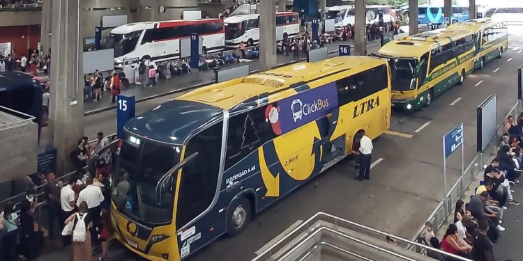 Turismo: Aumento de viagens em ônibus vai a 23% com passagem de avião mais cara