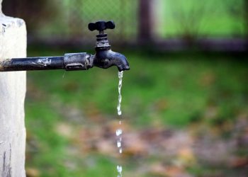 Censo 2022: Quase 5 milhões de brasileiros ainda não possuem água encanada em casa