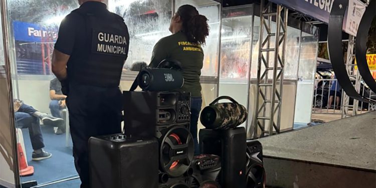 Vitória: Caixas de som são recolhidas no Centro por poluição sonora