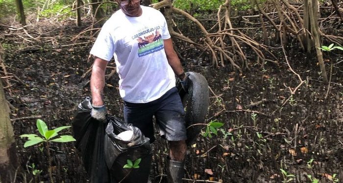 Vitória: Ação de limpeza retira duas toneladas de resíduos no manguezal de São Pedro