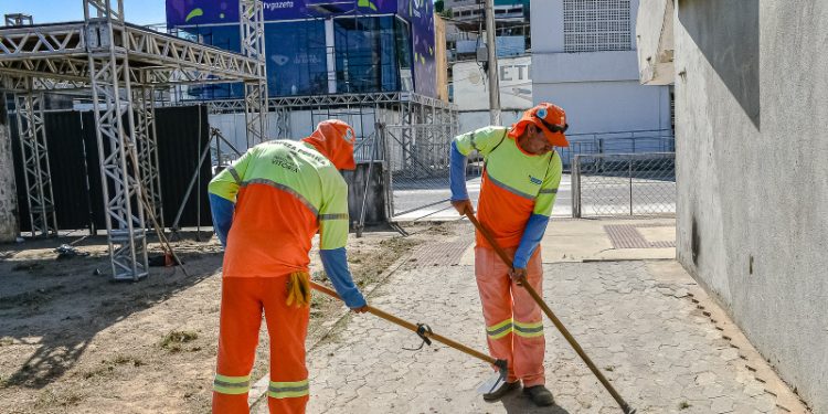 Vitória: Central de Serviços vai atuar em todo o entorno do Sambão do Povo no Carnaval 2024
