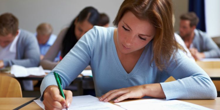 Brasil: Mulheres são maioria dos candidatos no concurso unificado