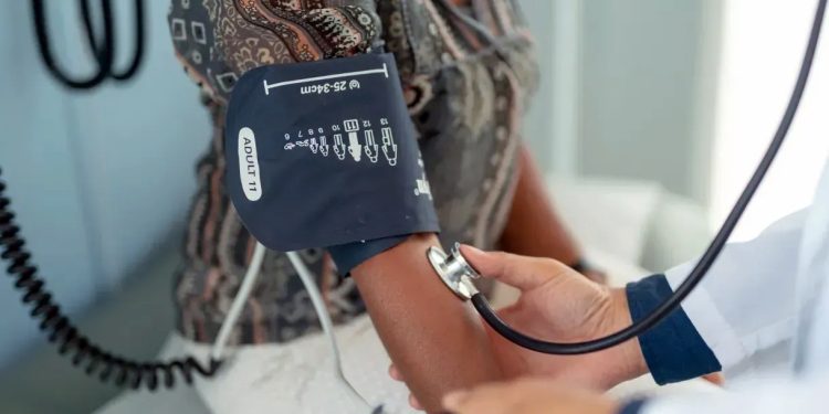 Saúde: Tratamentos para perda de peso podem reduzir a pressão arterial