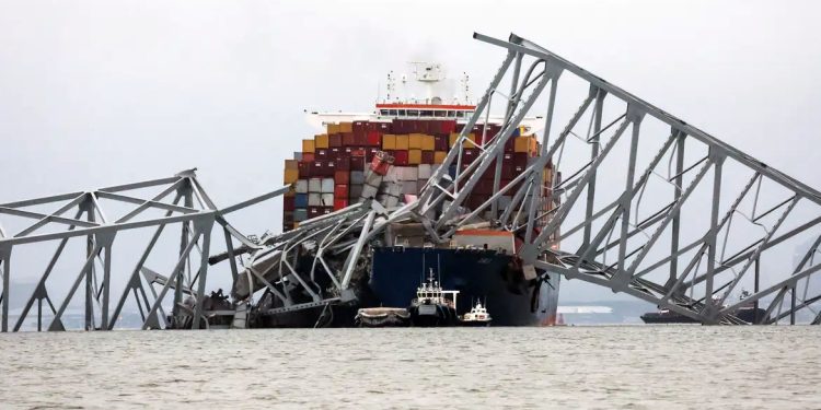 EUA: Polícia teve 90 segundos para parar o tráfego na ponte de Baltimore antes do impacto do navio