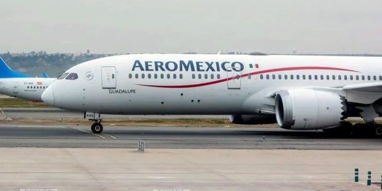 México: Passageira dá à luz durante voo e bebê ganhará voos grátis