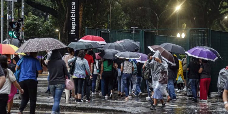 Clima: Região Sudeste tem alerta de temporais e deslizamentos até domingo