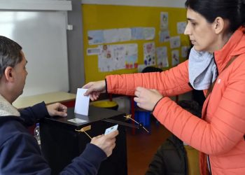 Mundo: Centro-direita vence eleição apertada em Portugal