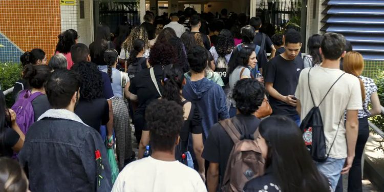 Educação: Pagamento da primeira parcela do Programa Pé-de-Meia começa nesta terça (26)