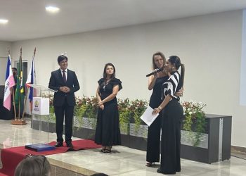 Guarapari: Prefeito sanciona Lei que corrige piso salarial do magistério