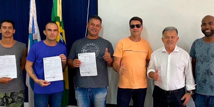 Marataízes: Pescadores conseguem Licença de Pesca na modalidade “Peixes Diversos”