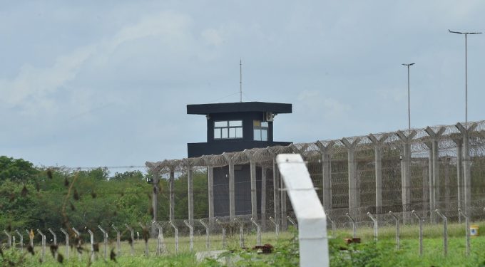 Brasil: Ministério da Justiça transfere 14 detentos de presídios federais em rodízio para combater o crime organizado