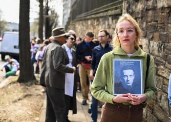 Rússia: Protesto contra Putin durante as eleições resulta em 65 pessoas presas