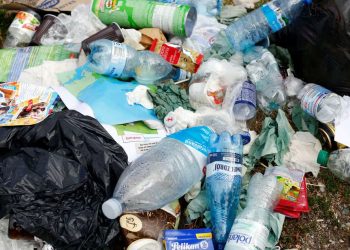 Mundo: UE chega a acordo para reduzir resíduos plásticos de embalagens