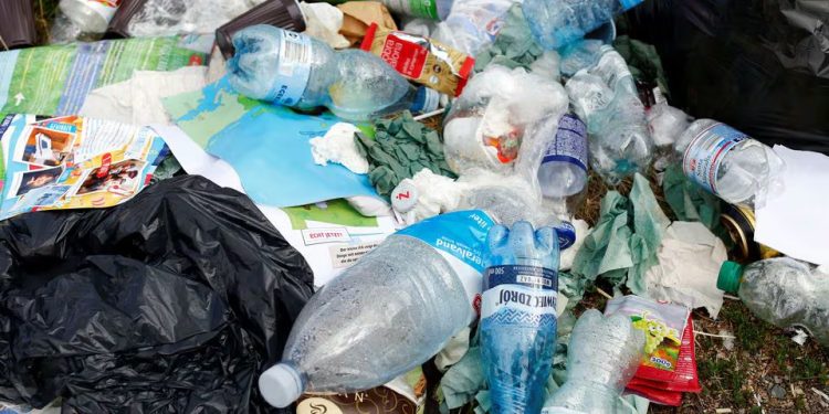 Mundo: UE chega a acordo para reduzir resíduos plásticos de embalagens