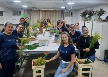 Inclusão: Projeto Ao Som das Flores profissionaliza alunos surdos na ocupação de florista