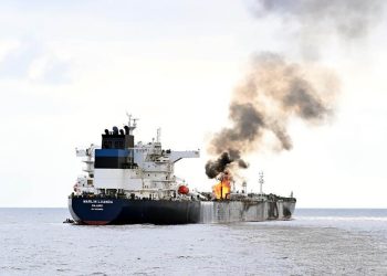 Mundo: Marinheiros são mortos pela 1ª vez em ataque Houthi a navio comercial