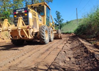 Anchieta: Estradas de Olivânia e Emboacica recebem aplicação de revsol
