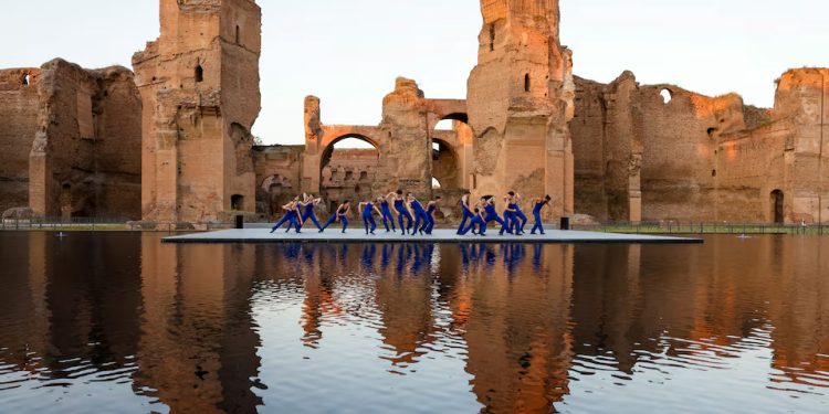 Roma: Balé comemora o retorno da água aos antigos banhos de Caracalla
