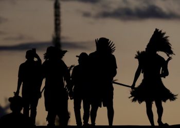Brasil: Indígenas protestam contra o governo não proteger terras ancestrais
