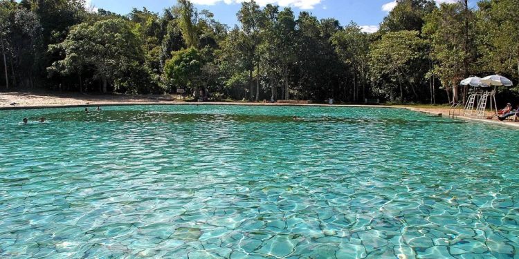 Turismo: Brasília tem parque com piscinas de água mineral a 10 km do centro