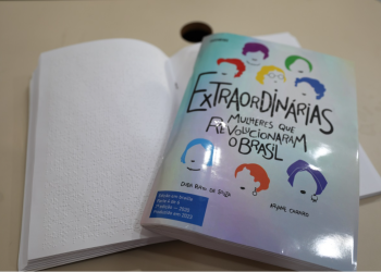 Cariacica: Biblioteca Pública Municipal é referência em obras para pessoas com deficiência visual