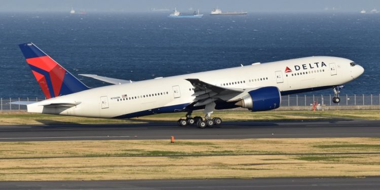 Boing: Equipamento de emergência cai de avião da Delta após decolagem