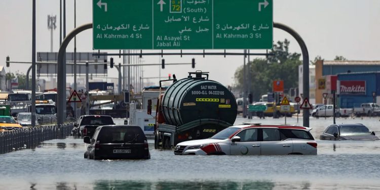 Dubai: Tempestade causa impacto bilionário à região