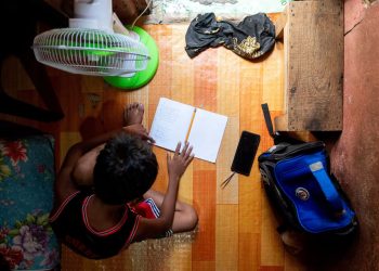 Filipinas: Calor “perigoso” provoca mudança para aulas on-line e crise de energia