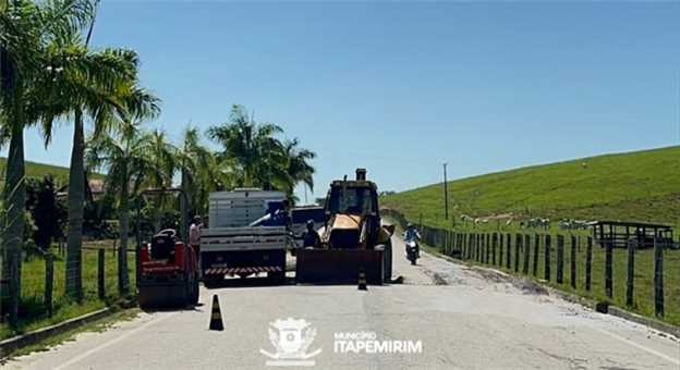 Itapemirim: Prefeitura faz manutenção de vias no interior